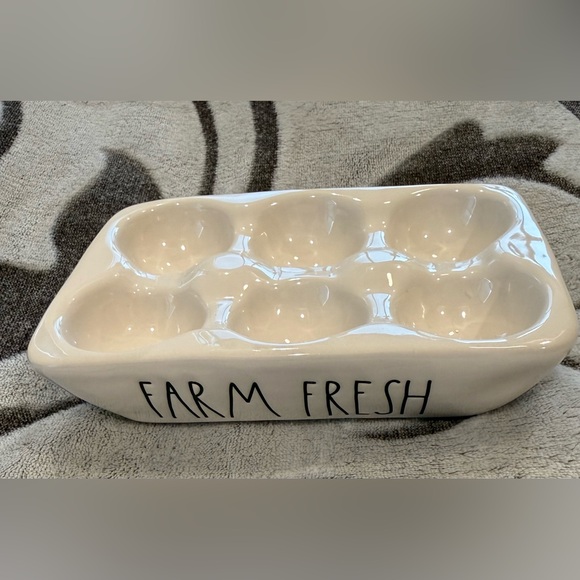 EUC Adorable Rae Dunn 2 Ceramic egg trays "Free Range" & “Farm Fresh”! 🤩🤩 - Picture 4 of 7